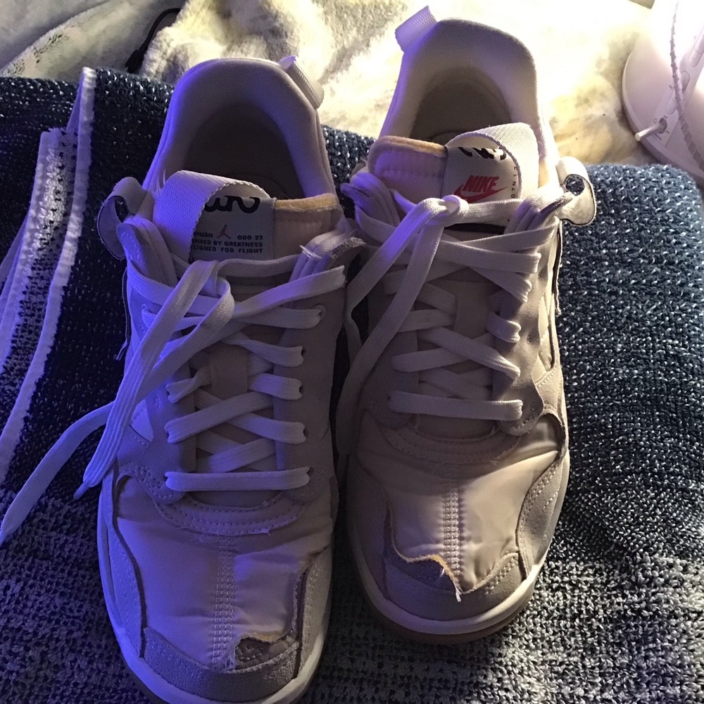 Nike White Low-Top Lace-Up Sneakers